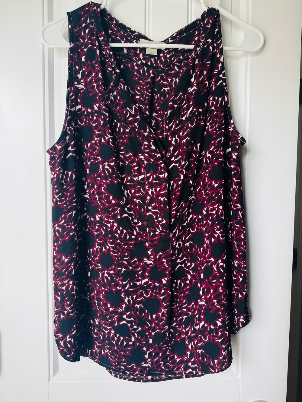 LOFT Black & Burgundy Floral Sleeveless V-Neck Camisole